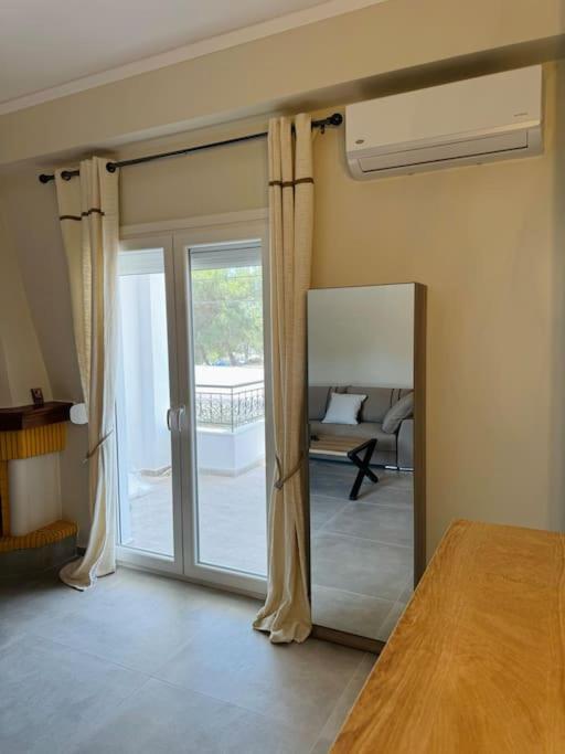 Seaviewapartment Ofrínion Eksteriør billede