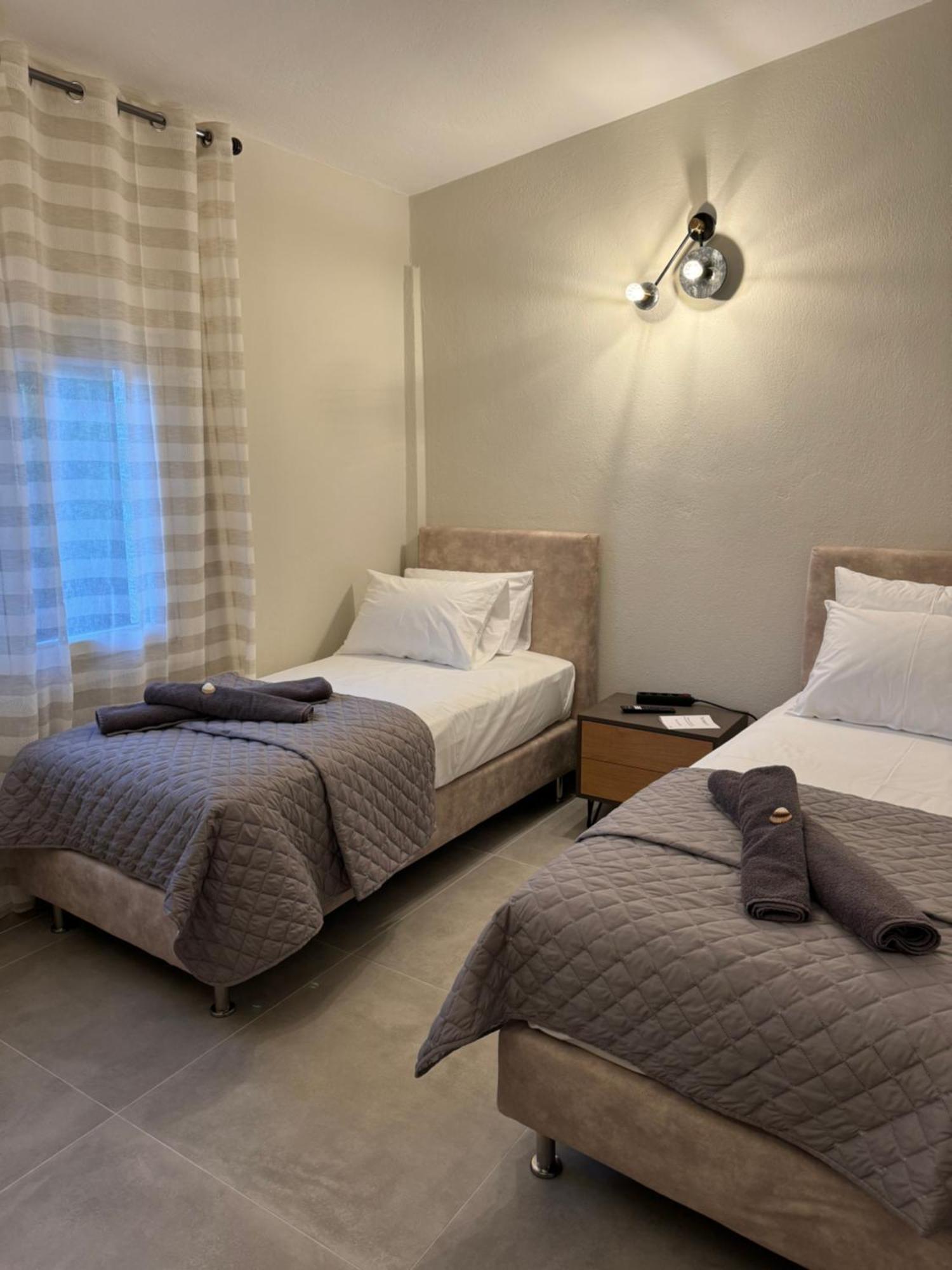 Seaviewapartment Ofrínion Eksteriør billede